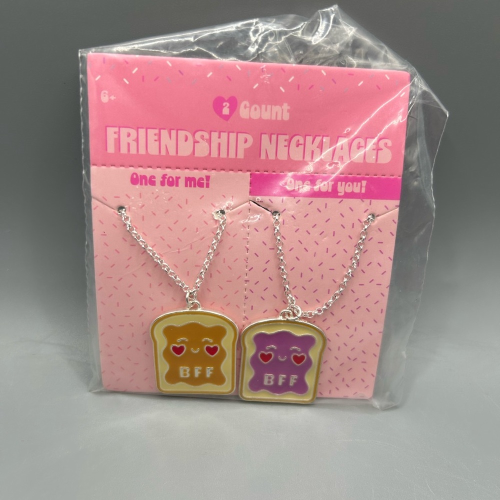 Target Bullseye Playground Peanut Butter And Jelly Friendship Necklace Set NEW